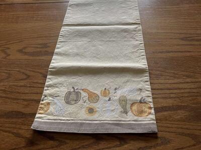 Long Table Runner - Design - Pumpkins, Acorns and Flowers