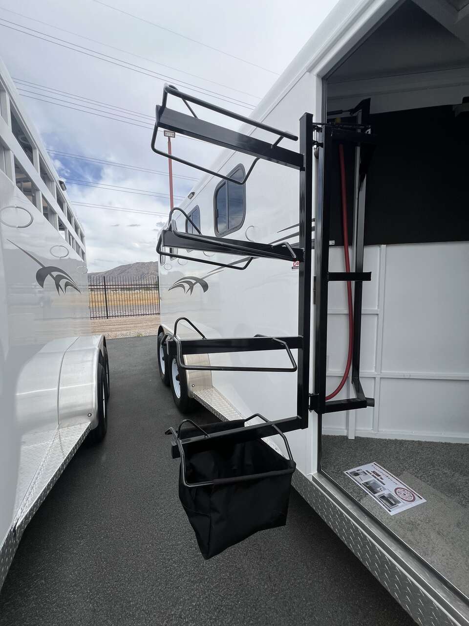 Trails West 4 Place Swing out Saddle Rack