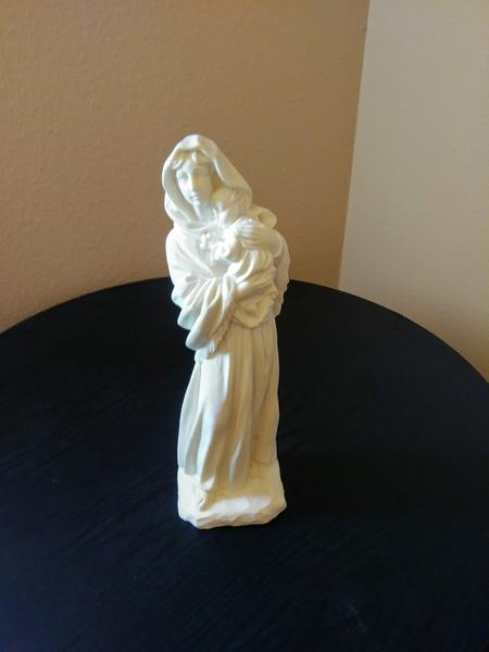 statue figurine