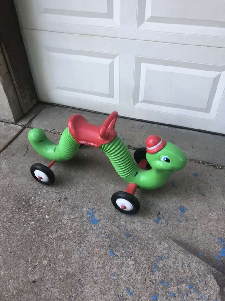 Radio Flyer Inchworm Classic Ride