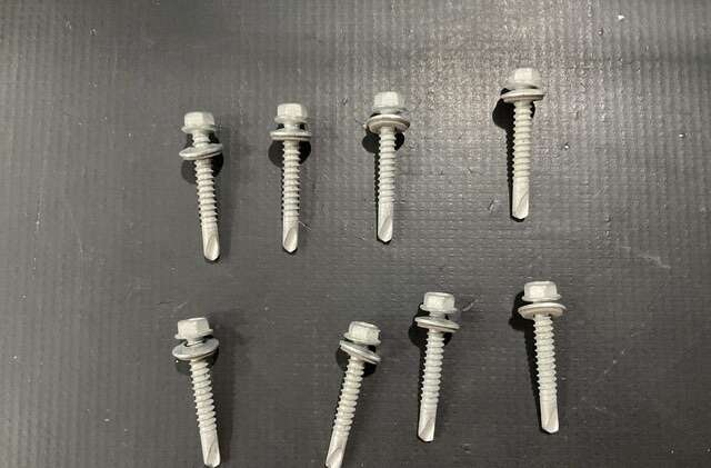 (3,000) Tapping Screws 1-1/4x3/16