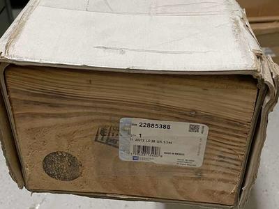 BRAND NEW IN CRATE- GM 22885388 2010-2016 Cadillac SRX Complete Drive Shaft Unit