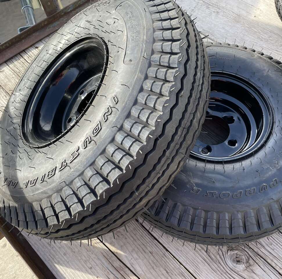 (SET OF 2) BRAND NEW- CARLISLE 7.50-10 NHS INDUSTRIAL ALL-PURPOSE 10-Ply Tires on 5-Lug Wheels