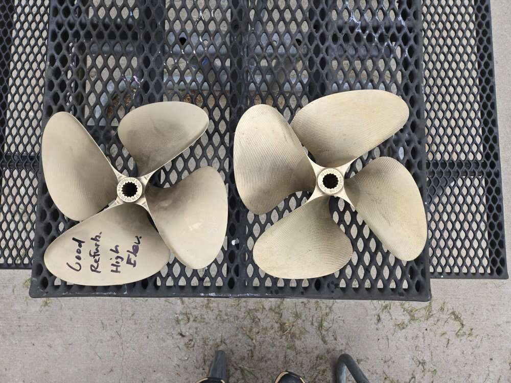 OJ Wakepro V3 Prop #818 and #812