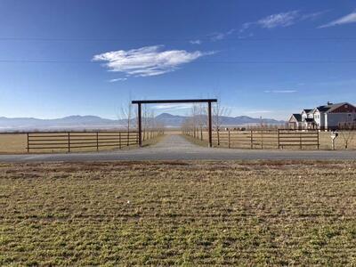 Drill Pipe Fence/ Barns
