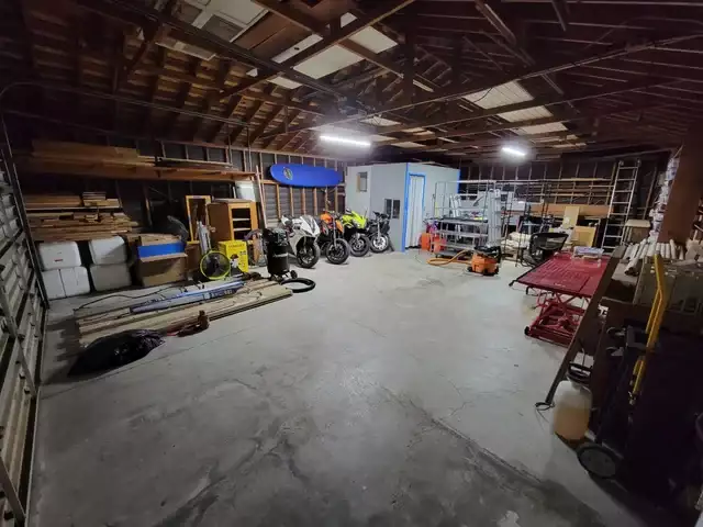 Wanted 50x30 Garage Warehouse Shop 1500 sq Ft