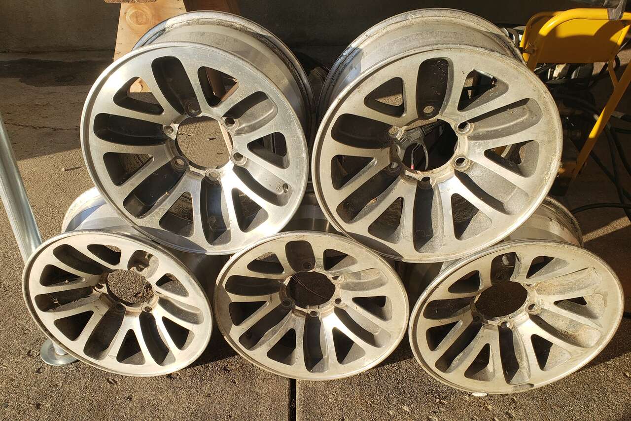 rare set of 5 Montero SR 15x7 wheels