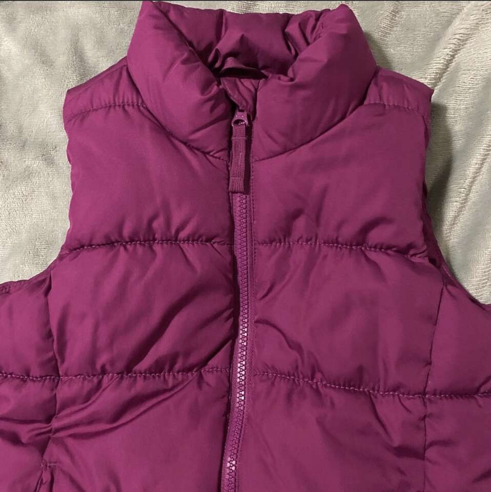 Vest- size Medium (8)