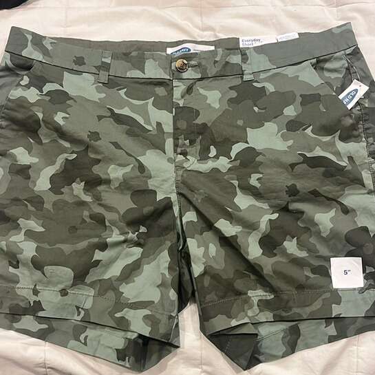 Womens Shorts Size 18