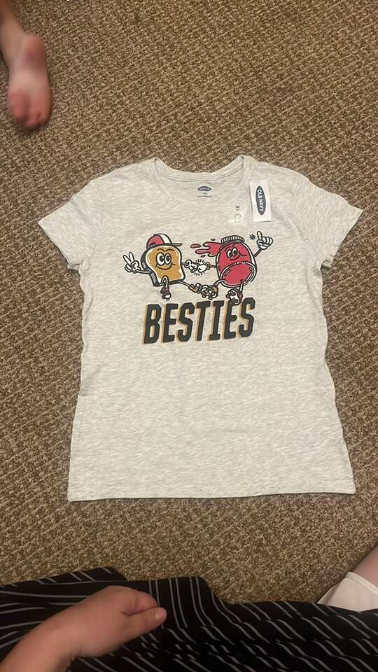 Girls Graphic Tee Size Medium