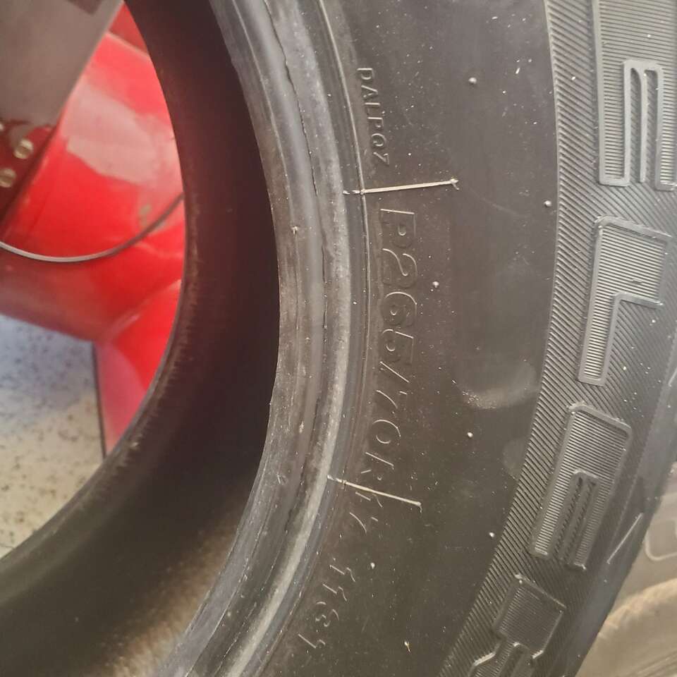 BARGAIN: One Bridgestone Dueler HL Alenza plus 265