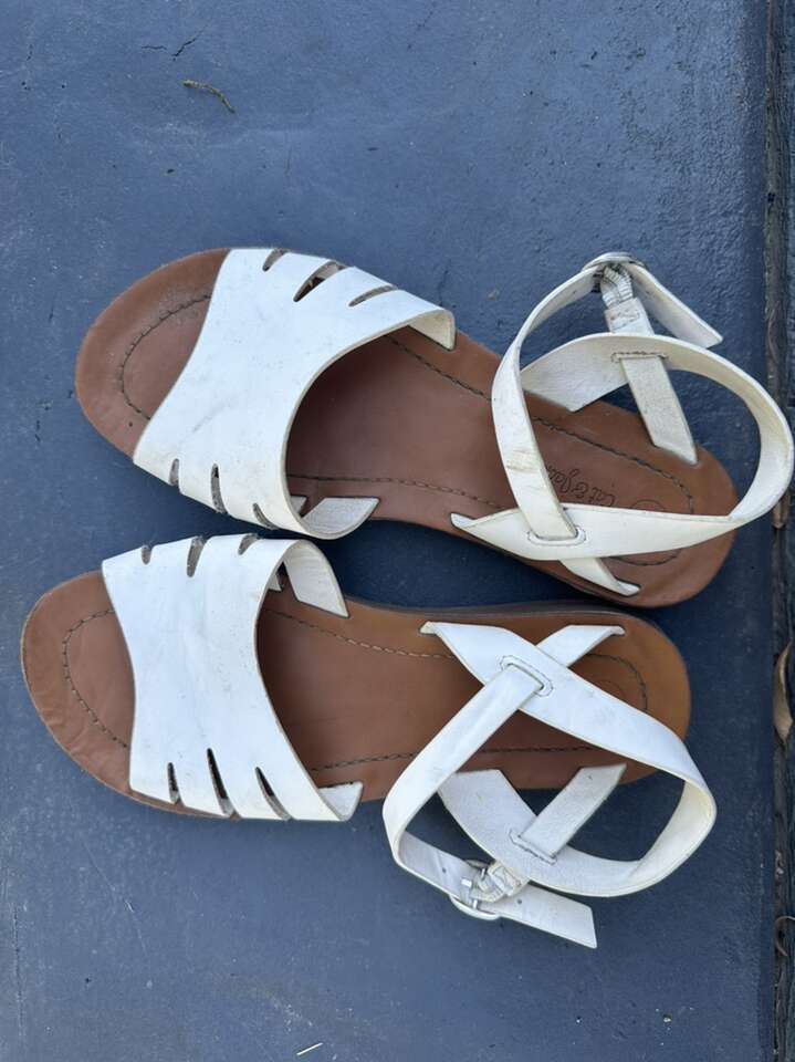Cat & Jack Size 3 Sandals