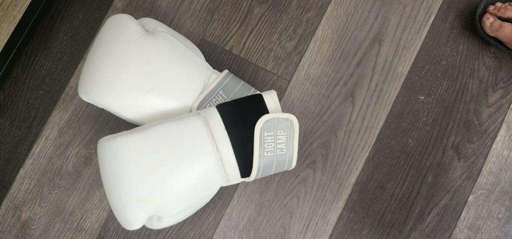 FightCamp Punching Gloves