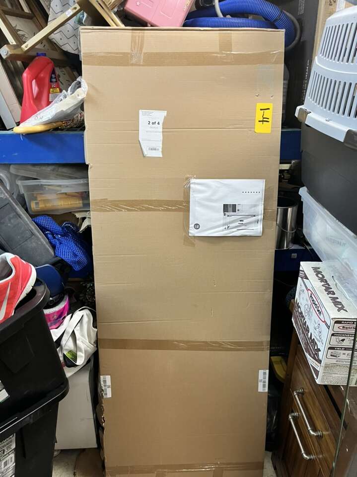 Dreamline Ascend Matte Black 40in-41in x72in Glass