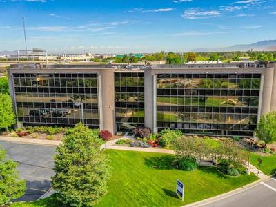 Centrally Located West Valley Office Near Freeway