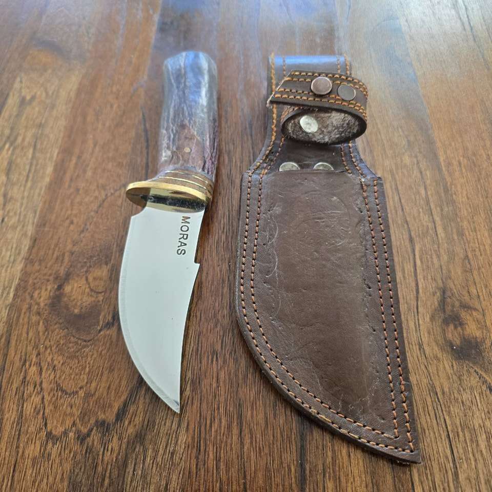 Hunting Blade with leather case