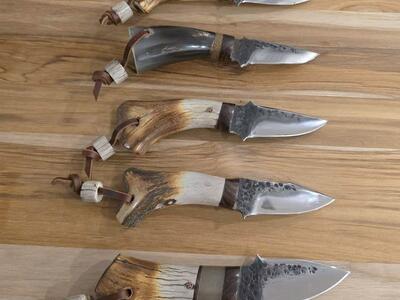 El Matador's "Mako" Knife with case.