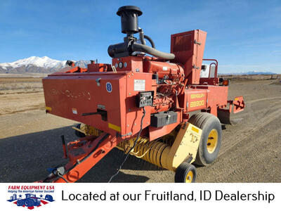 2005 New Holland BB900 Self Powered Baler (3090)