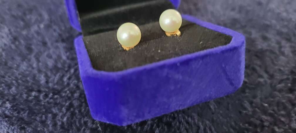 Cultured Pearl earings