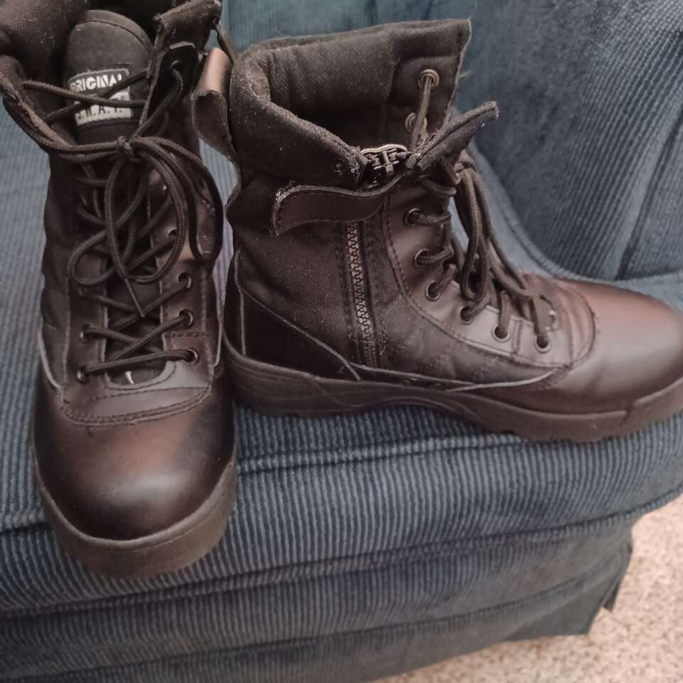 Original S.W.A.T. Classic boots, size 9W, 7.5 Men's