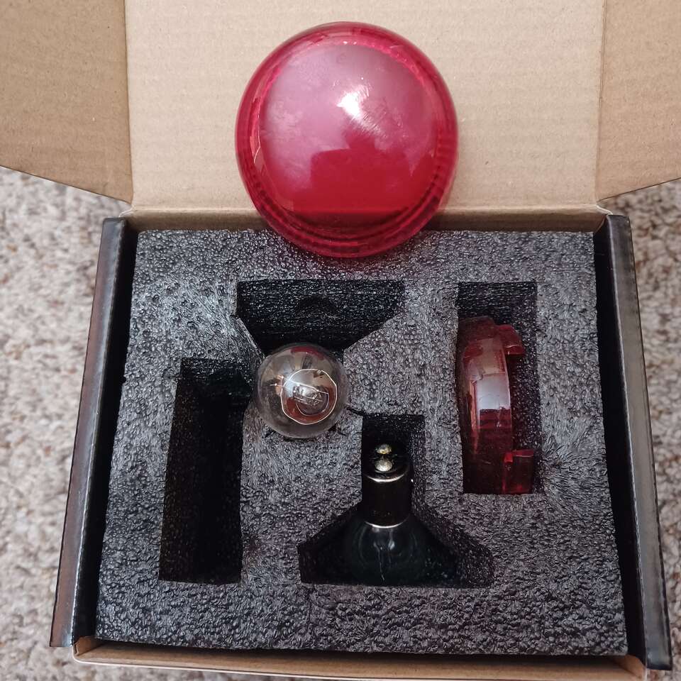 Harley Davidson Left/Right REAR turn signal cover w/bulbs