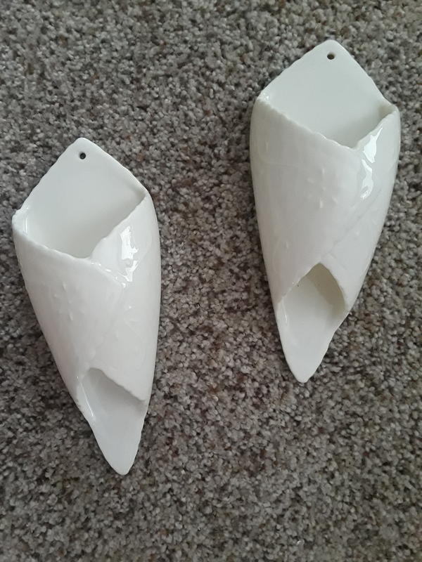 Porcelain Ivory Wall holder set