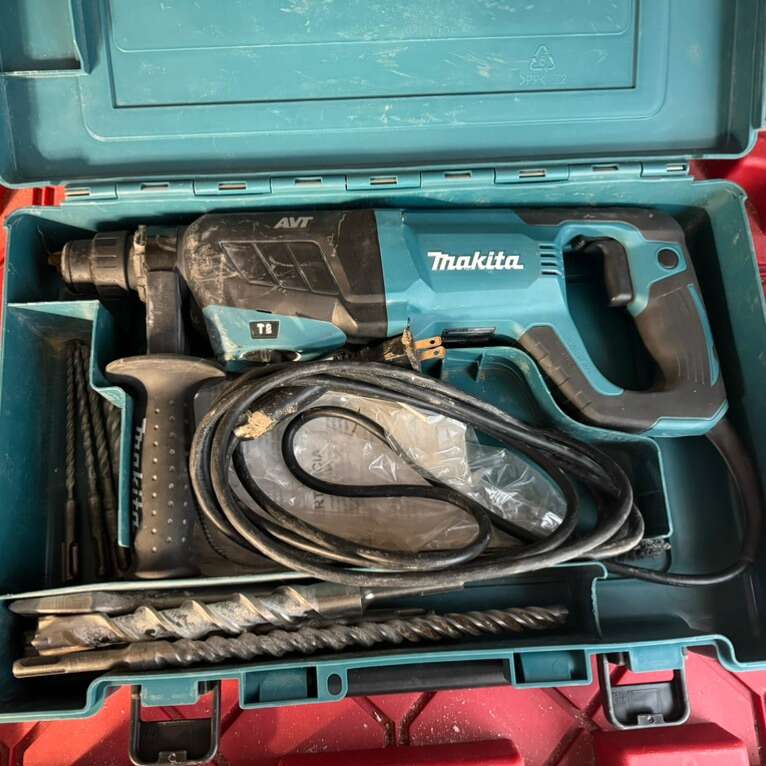 Makita Hammer Drill HR2641 1” SDS Pl… Industrial
