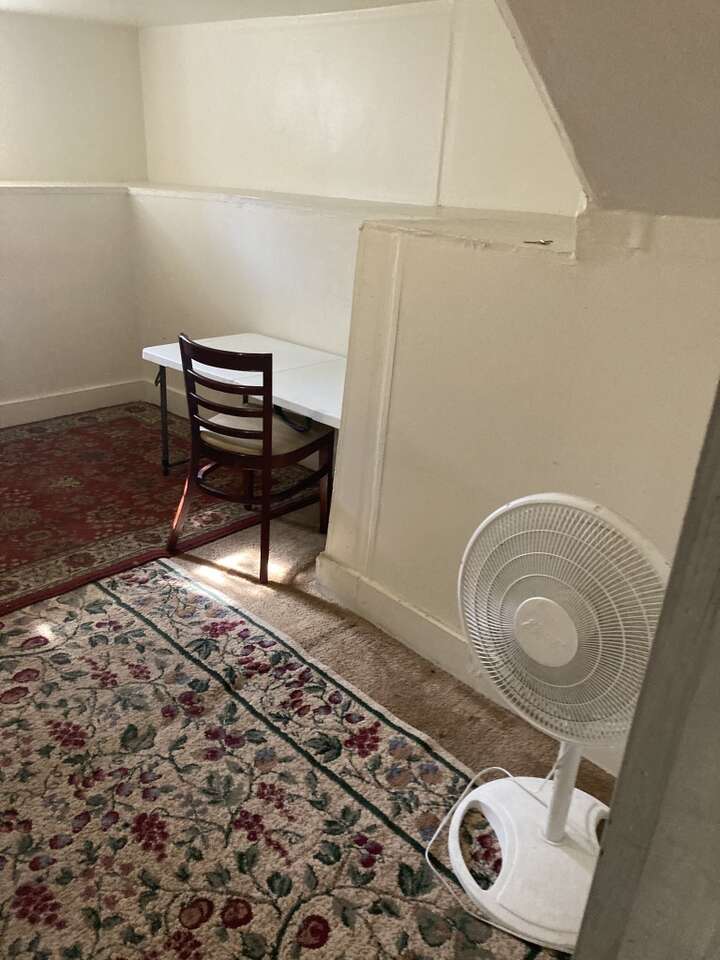 Room For Rent Other Real Estate