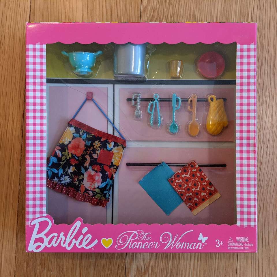 NEW! Barbie Pioneer Woman Pasta Set
