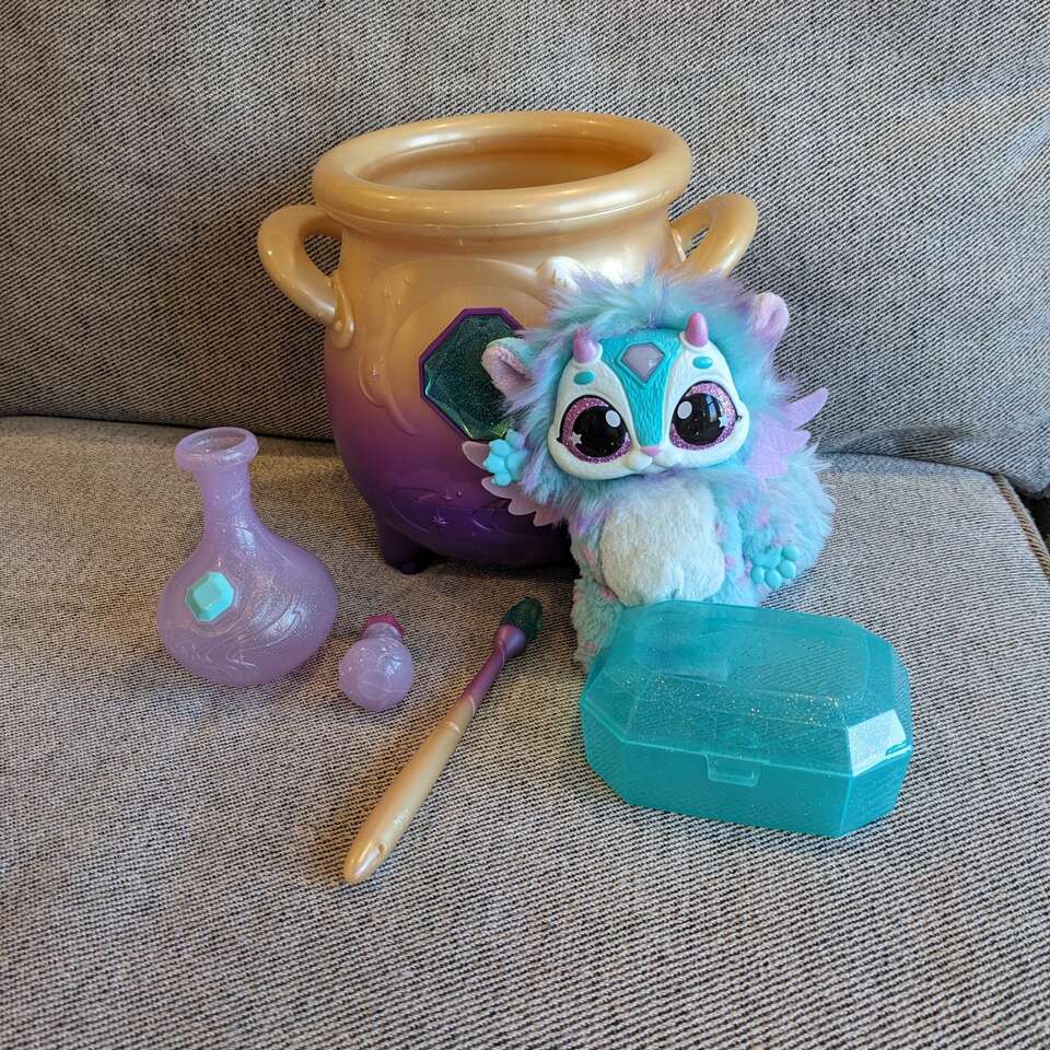 Magical Mixies Misting Cauldron Interactive Toy
