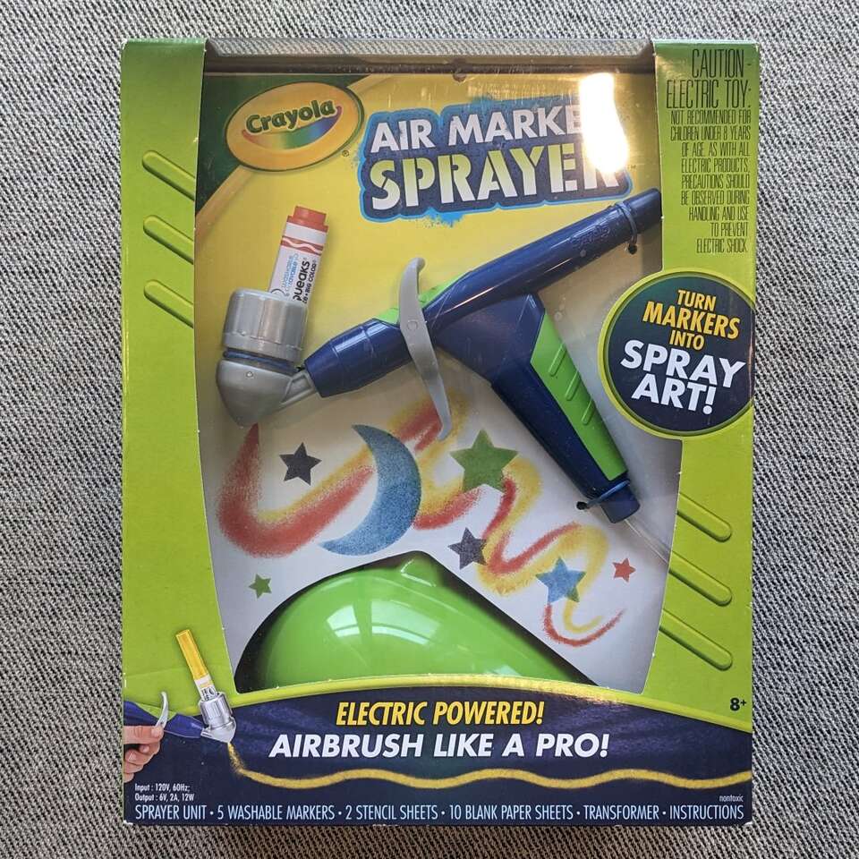 NEW! Crayola Air Marker Sprayer Airbrush Kit