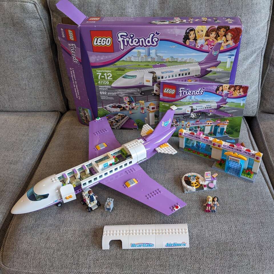 Lego Friends Heartlake Airport 41109 Retired
