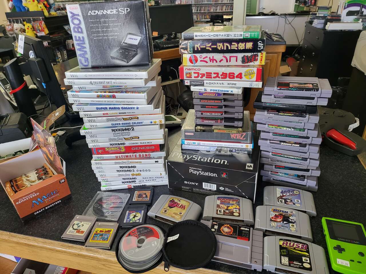 Video Games Wanted! Looking for your retro Nintendo, Sega, Playstation, Xbox and other video game items