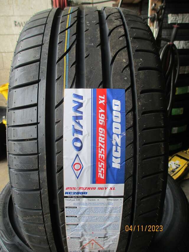 NEW SET OF P 255/35R19 OTANI KC2000