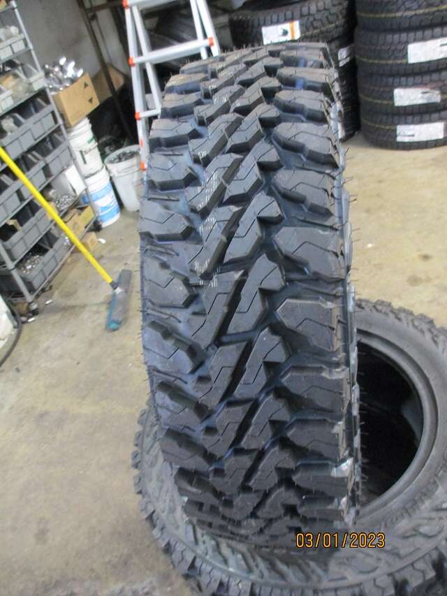 NEW SET OFLT 30X9.50R15 YOKOHAMA GEOLANDER M/T