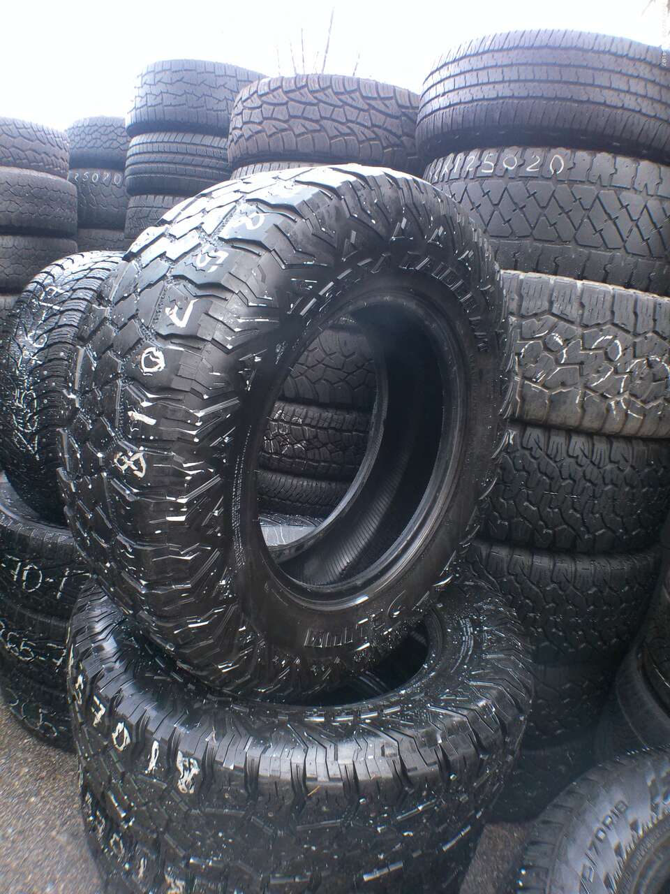 LT285/70R18DELIUM WINTER LOAD RANGE E 10 PLY.