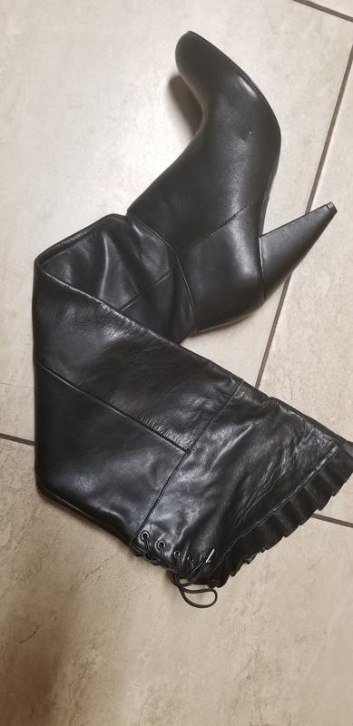 BRAND NEW BCBG LEATHER BOOTS SIZE 6.5