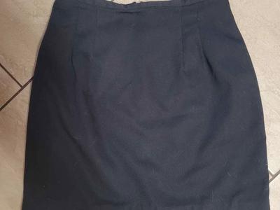 BLACK SKIRT