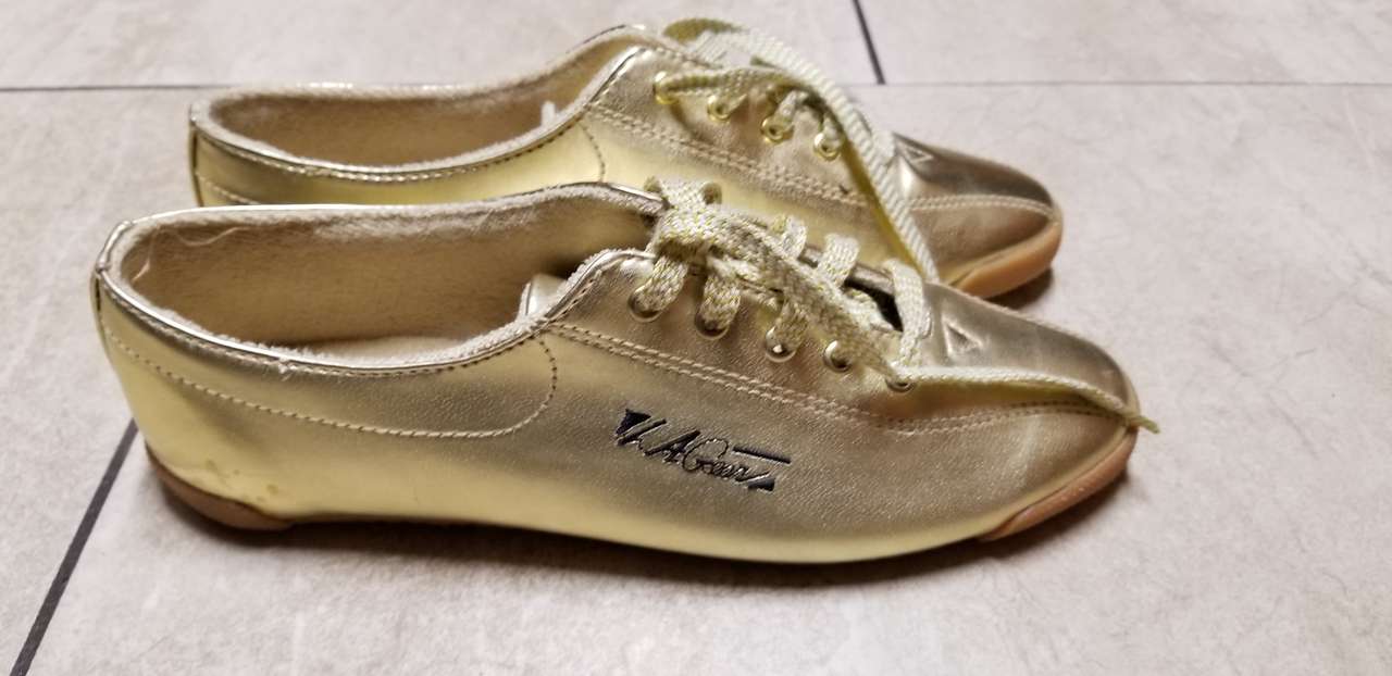 BRAND NEW SIZE 6-6.5