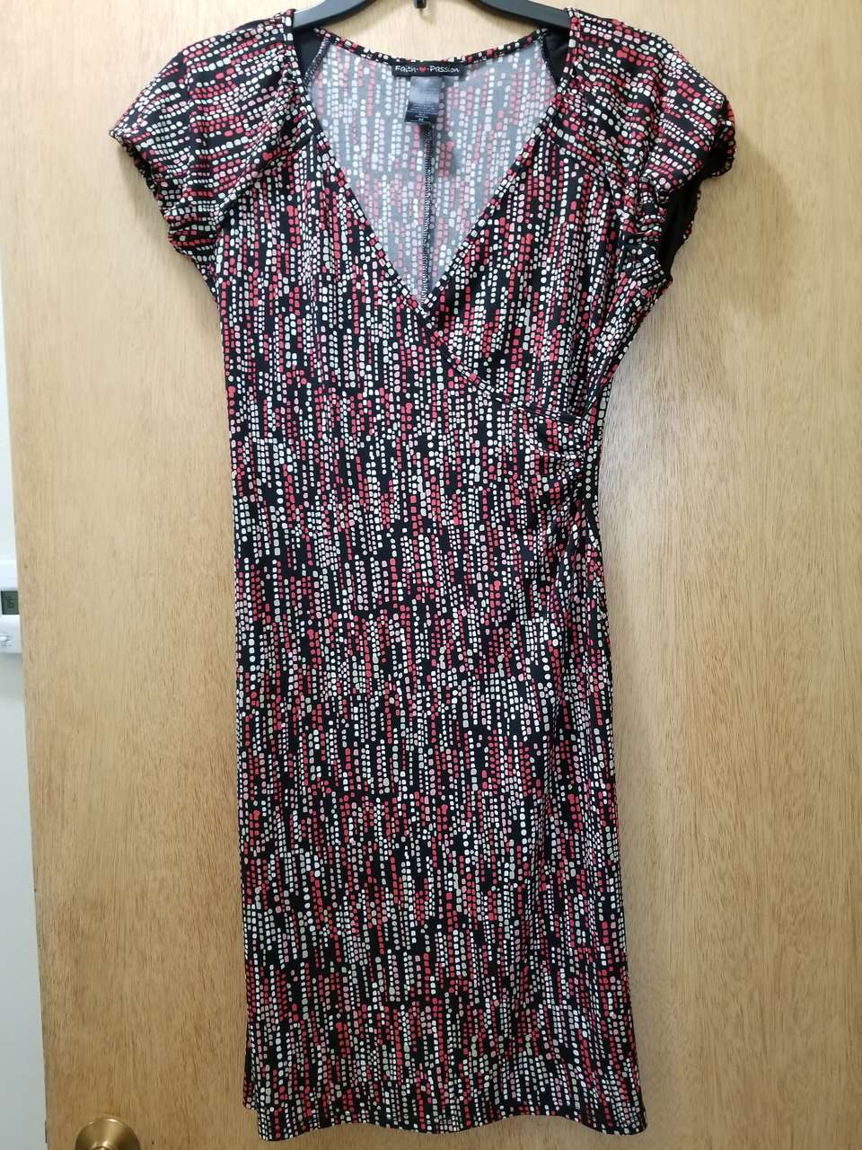 BRAND NEW DRESS SIZE MED.