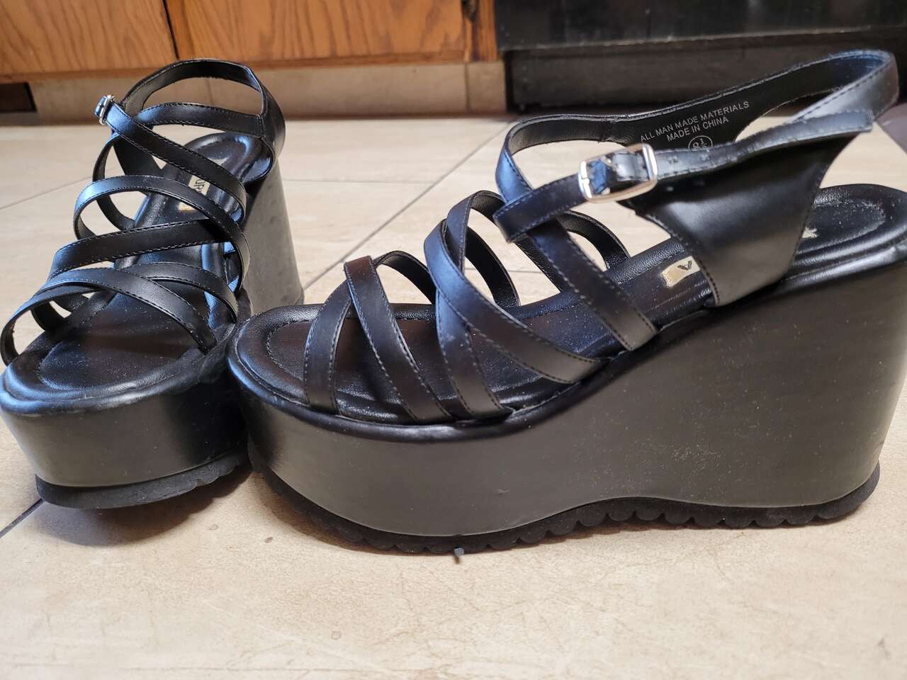 BRAND NEW VICTORIA BRAND SIZE 8.5