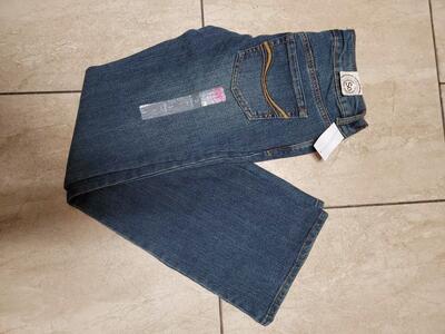 BRAND NEW BOOTCUT SIZE 3 SHORT JEANS