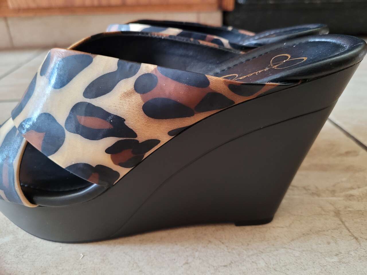 BRAND NEW JESSICA SIMPSON LEOPARD WEDGES SIZE 7.5