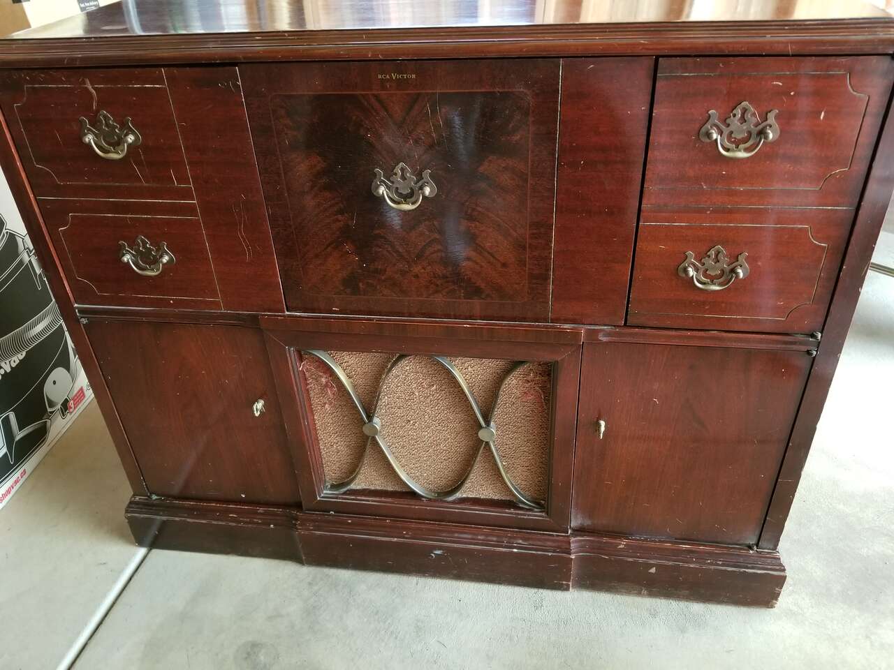 ANTIQUE RCA STEREO CABINET
