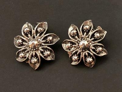 Vintage Clip Earrings Hollycraft Hippie Goth Look