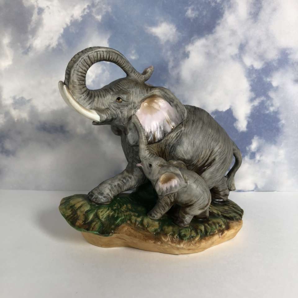 Vintage Homco Realistic Ceramic Elephant & Baby High Quality Hand-Painted Pachyderms