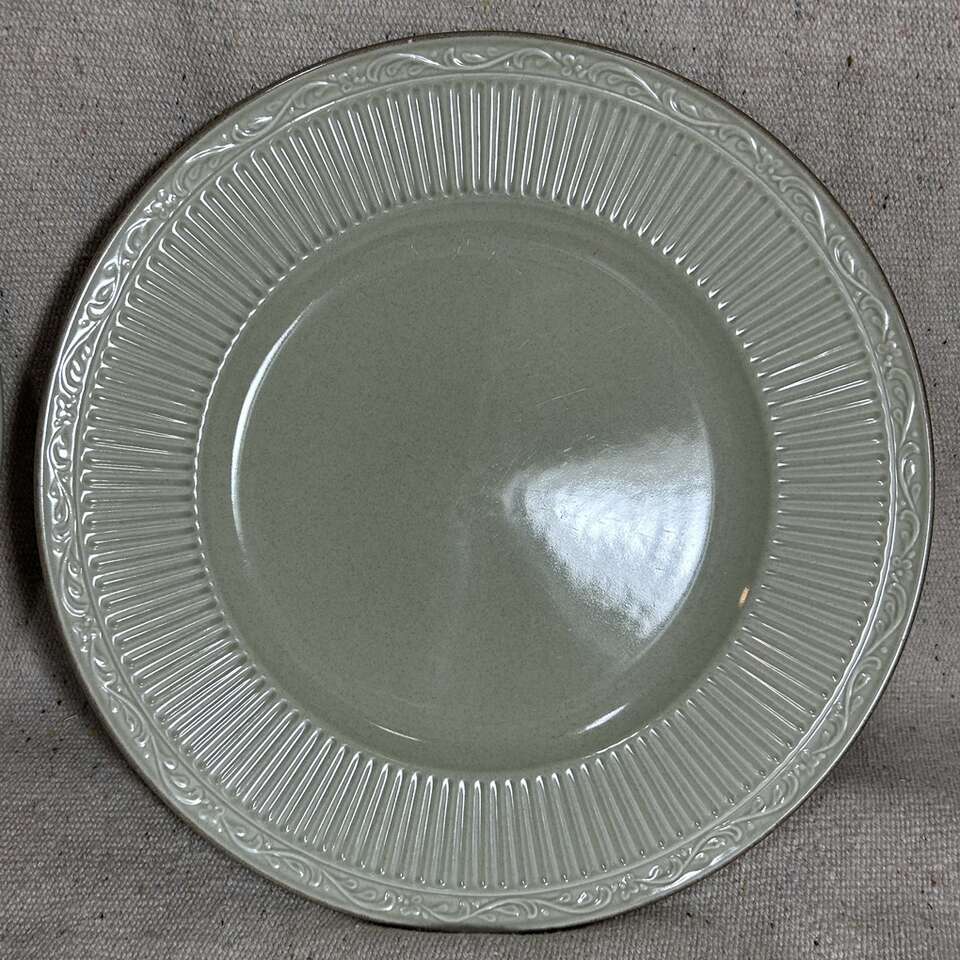 2 Mikasa Dinner Plates Stone Manor Mystic Green