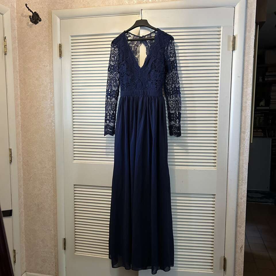 Lulus Navy Lace Top Maxi Dress Sz Lg Prom Graduate