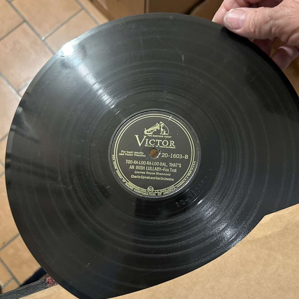 9 78-RPM Records Collectors Album Circa 1930-40's