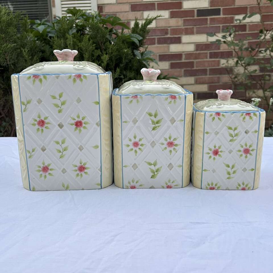 VTG Country Inn Canisters Cottagecore Provincial